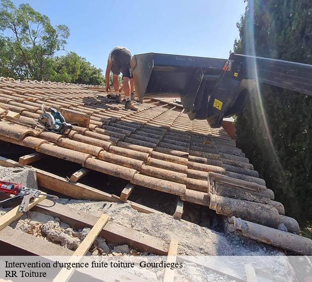 Intervention d'urgence fuite toiture   gourdieges-15230 RR Toiture 